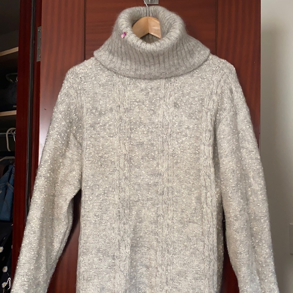 very warm mohair sweater under the throat